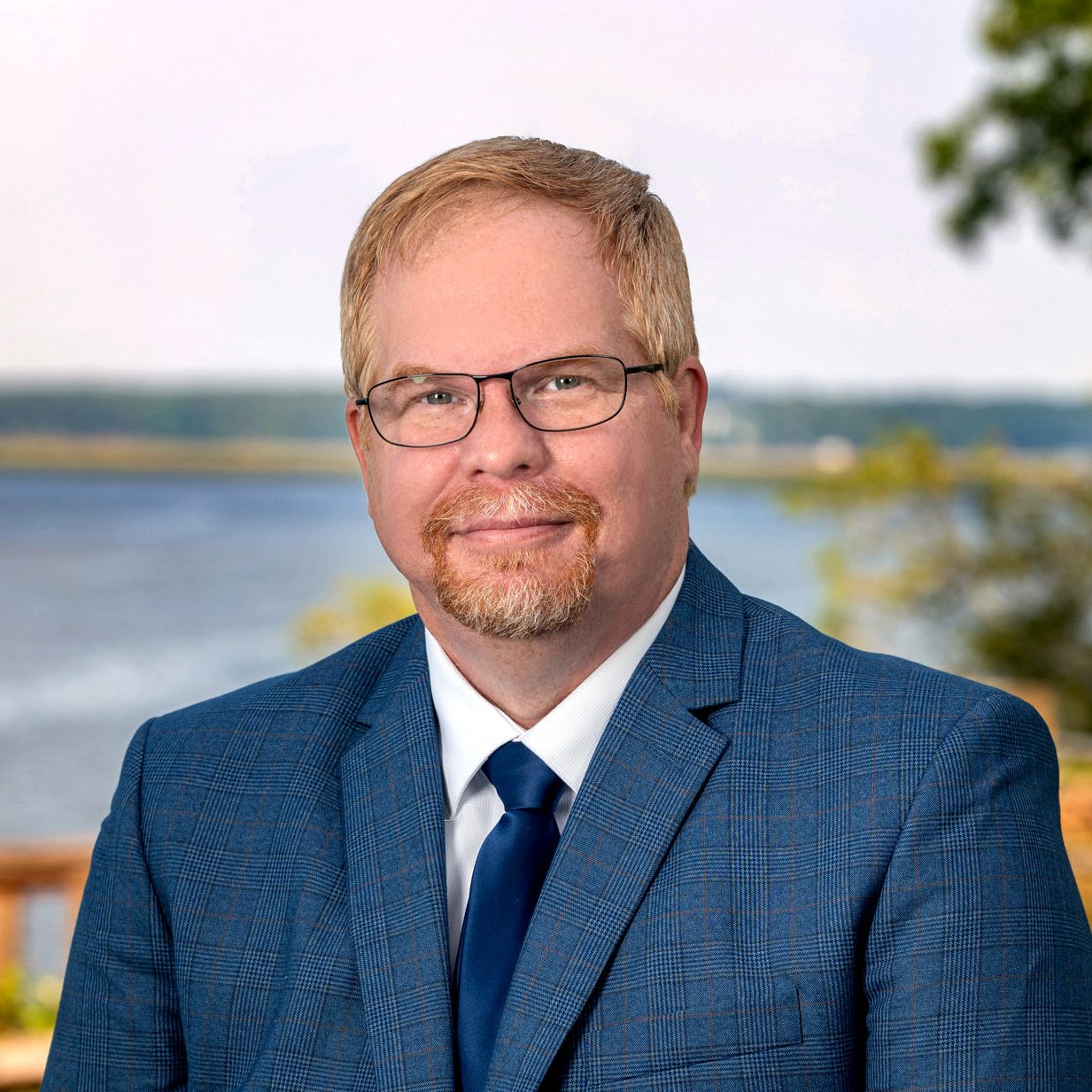 Hilton Head Photographers, Bluffton photographer, Family Photographer, Kellie McCann Photography, specializes in family beach Portraits on Hilton Head Island, senior portraits, children and professional Headshots & Executive portraits at her downtown Bluffton Photography studio location.